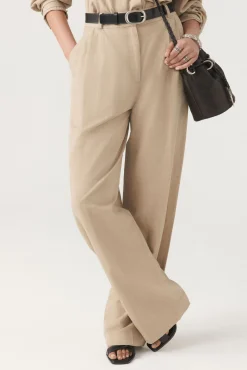 ba&sh Pantalons*Berny. Beige