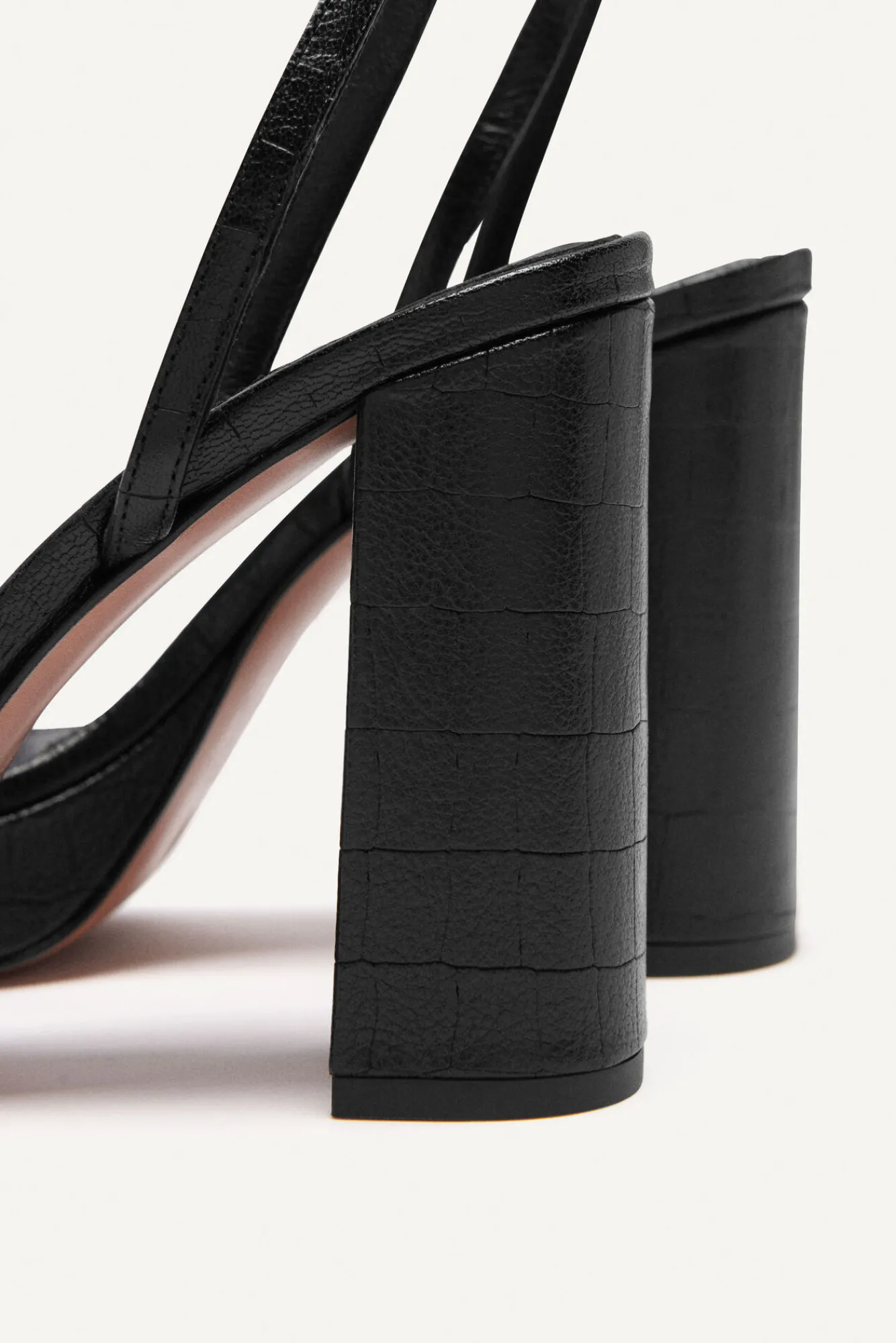 ba&sh Chaussures*Cianna. Noir