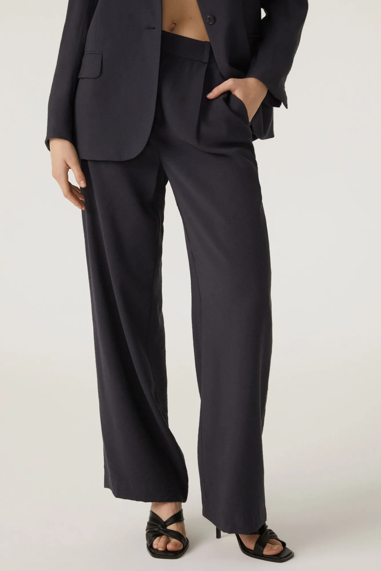 ba&sh Pantalons*Healy. Carbone