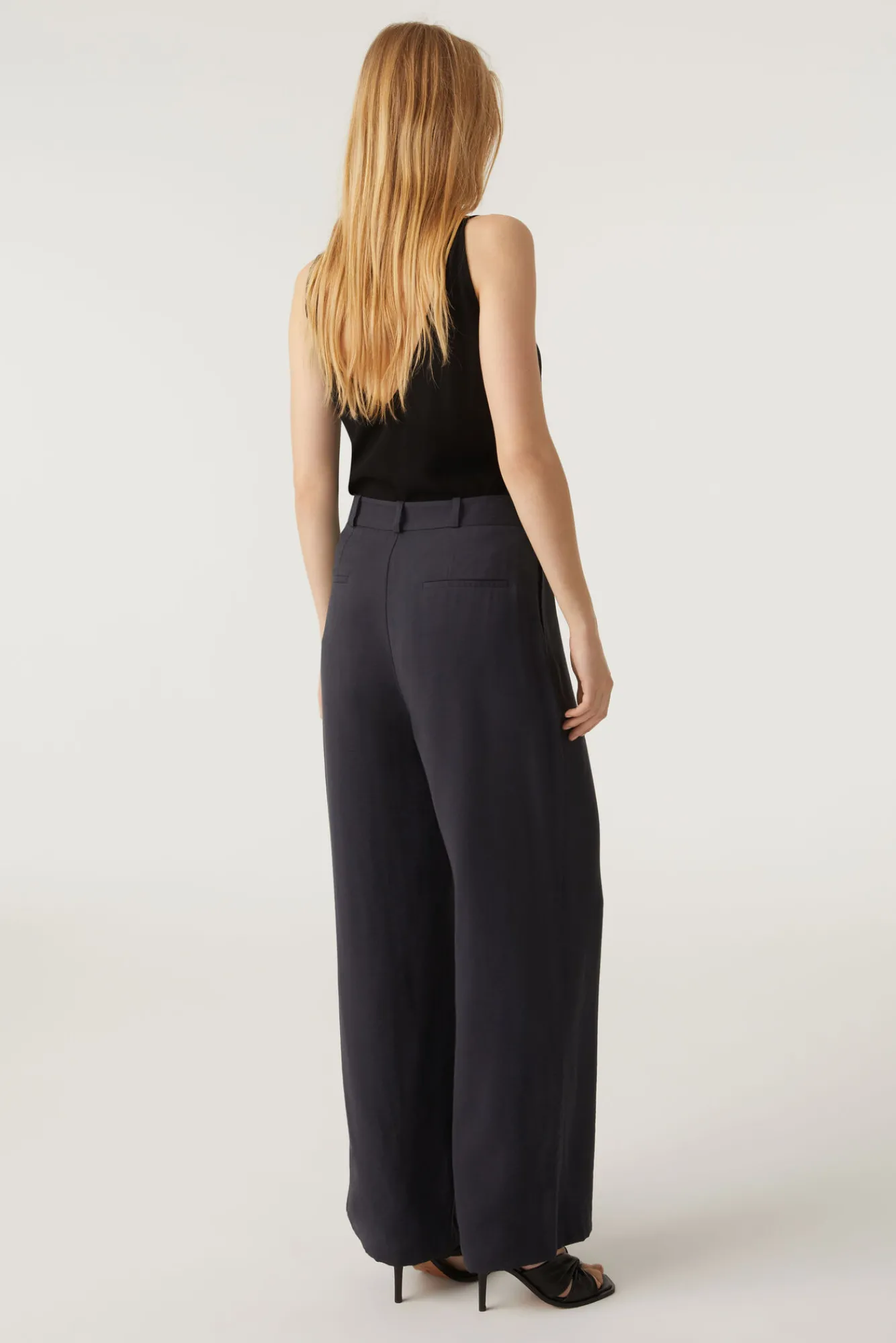 ba&sh Pantalons*Healy. Carbone
