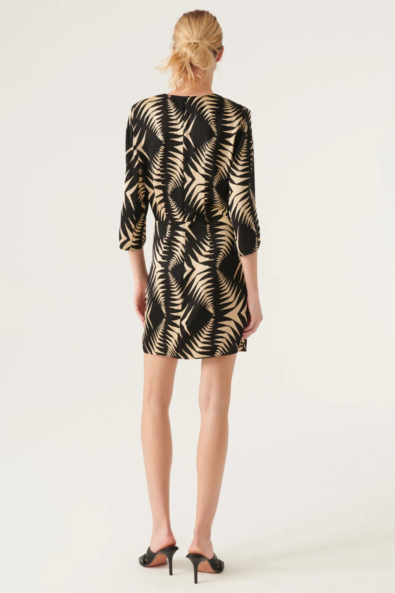 ba&sh Robes*Naude. Noir