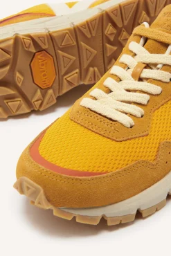 ba&sh Chaussures*Veja. Jaune